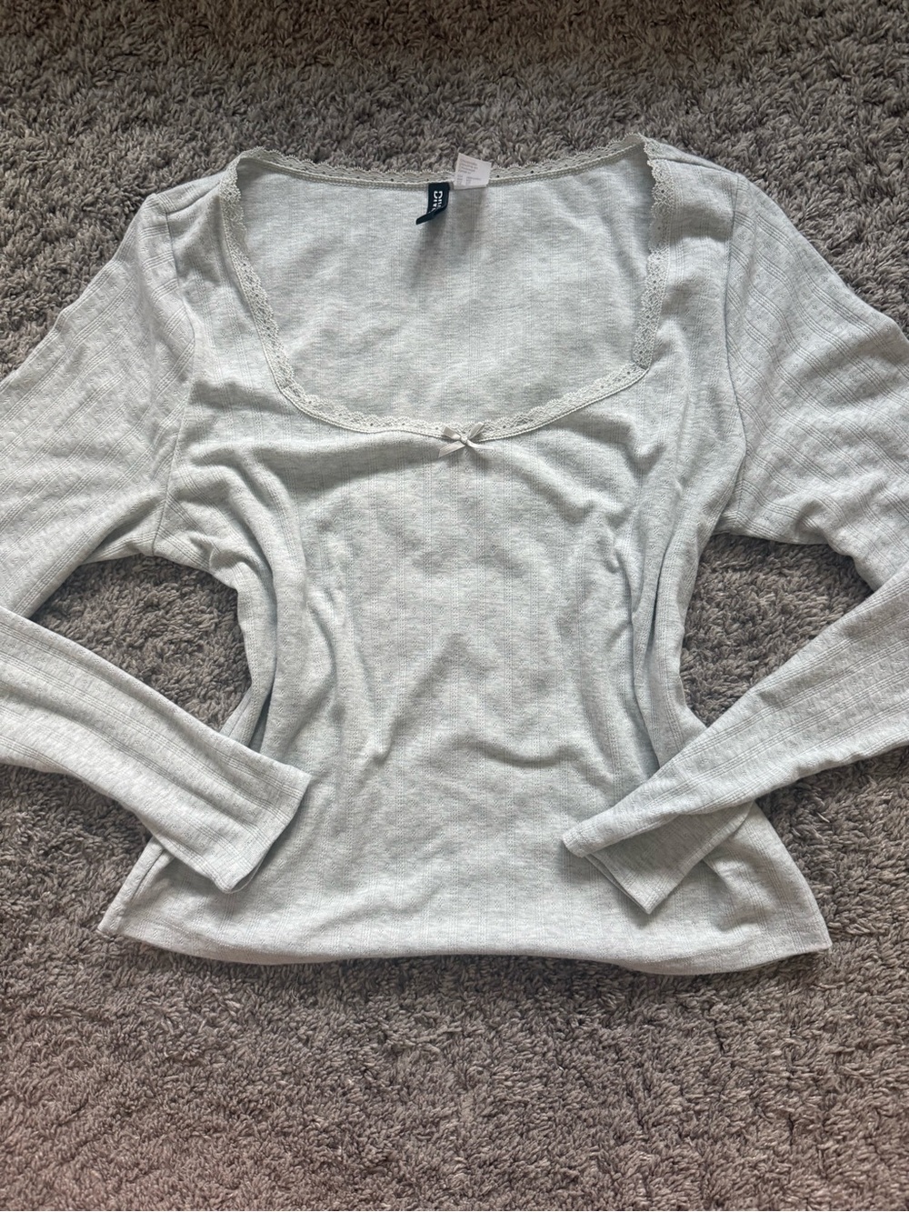 H&M Light Gray Scoop Neck Long Sleeve Top with Lace Trim